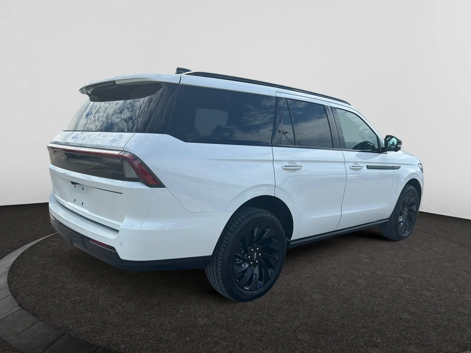 New 2027 Pristine White Metallic Tri-Coat Lincoln Reserve image 5