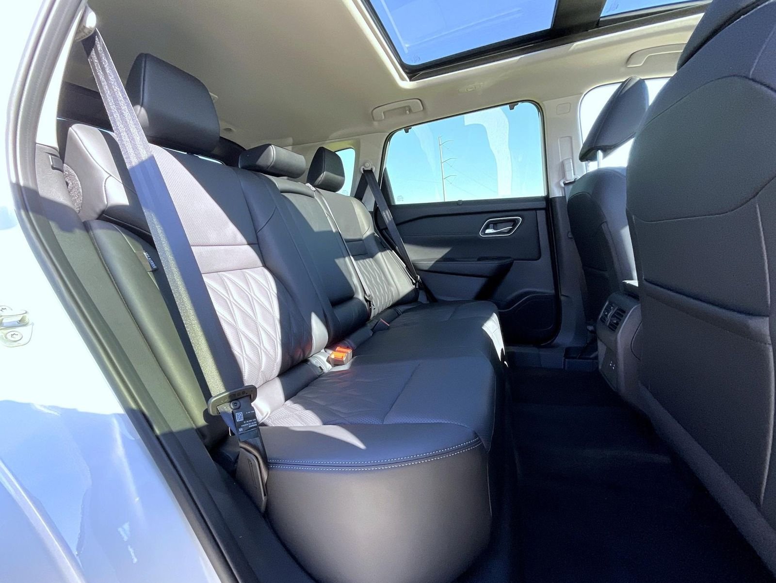 New 2026 Everest White Pearl TriCoat Nissan Platinum image 20