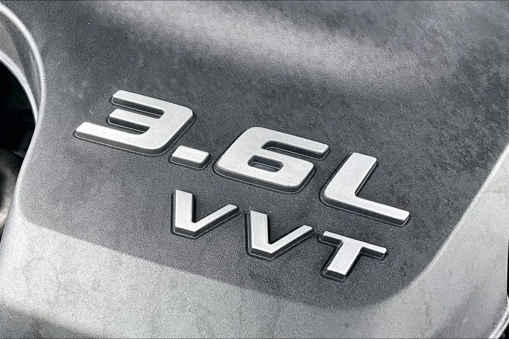 Used 2023 Green Dodge GT image 28