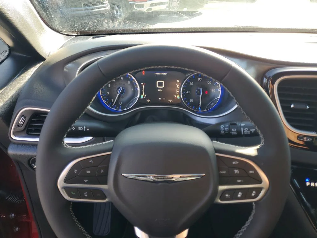 2025 Chrysler Voyager LX - Photo 14