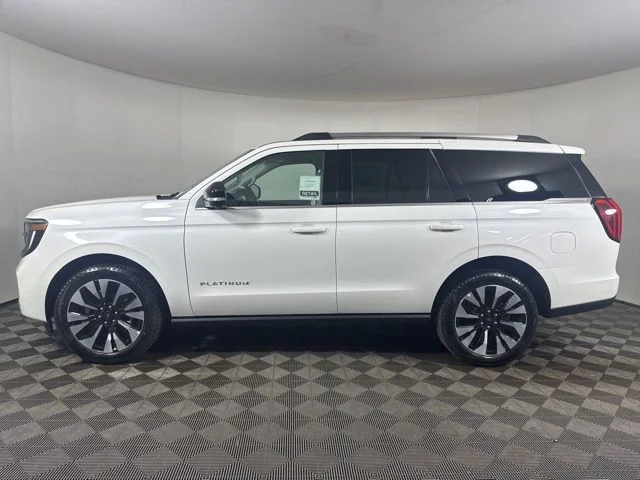 New 2026 Star White Metallic Tri-Coat Ford Platinum image 7