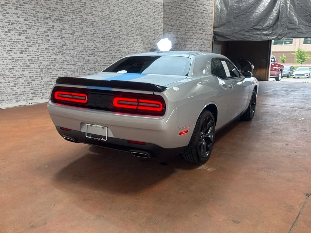 Used 2023 Triple Nickel Clearcoat Dodge SXT image 7