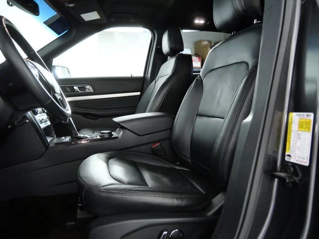 Certified Used 2018 Gray Ford XLT image 17