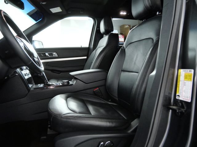 Certified Used 2018 Gray Ford XLT image 17