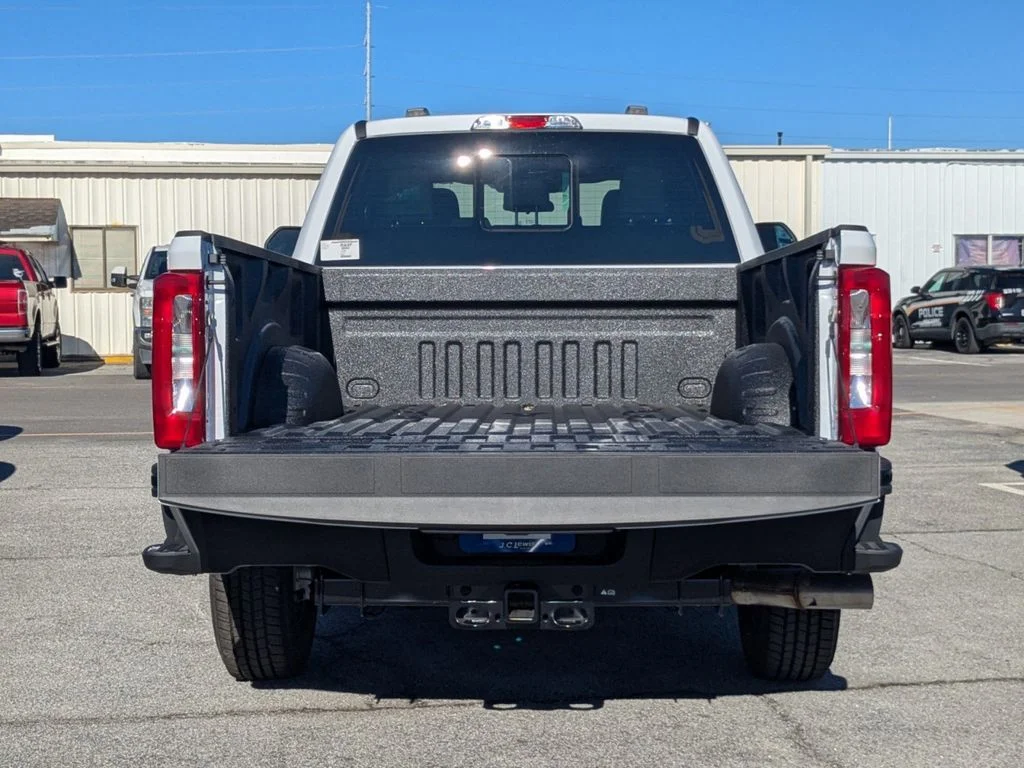 New 2026 Oxford White Ford XL image 13