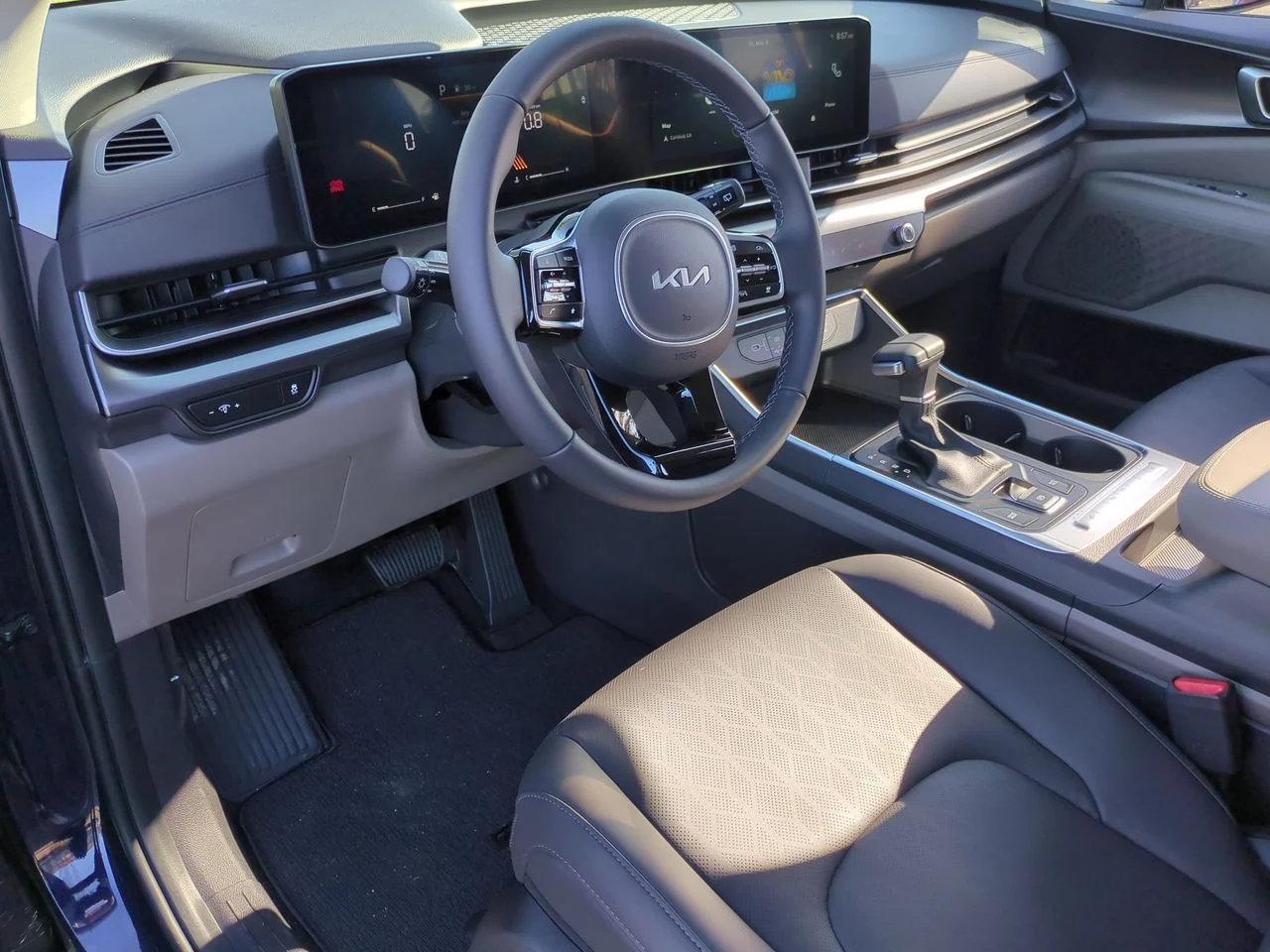 New 2026 Deep Chroma Blue Kia LXS image 10