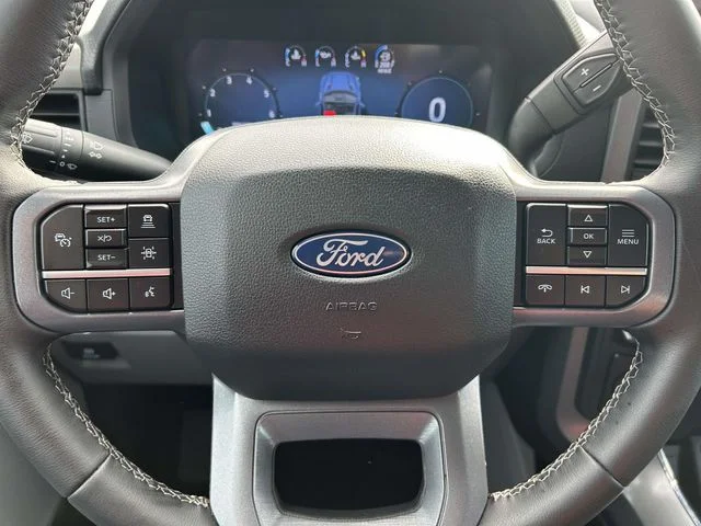 Used 2025 White Ford XLT image 19