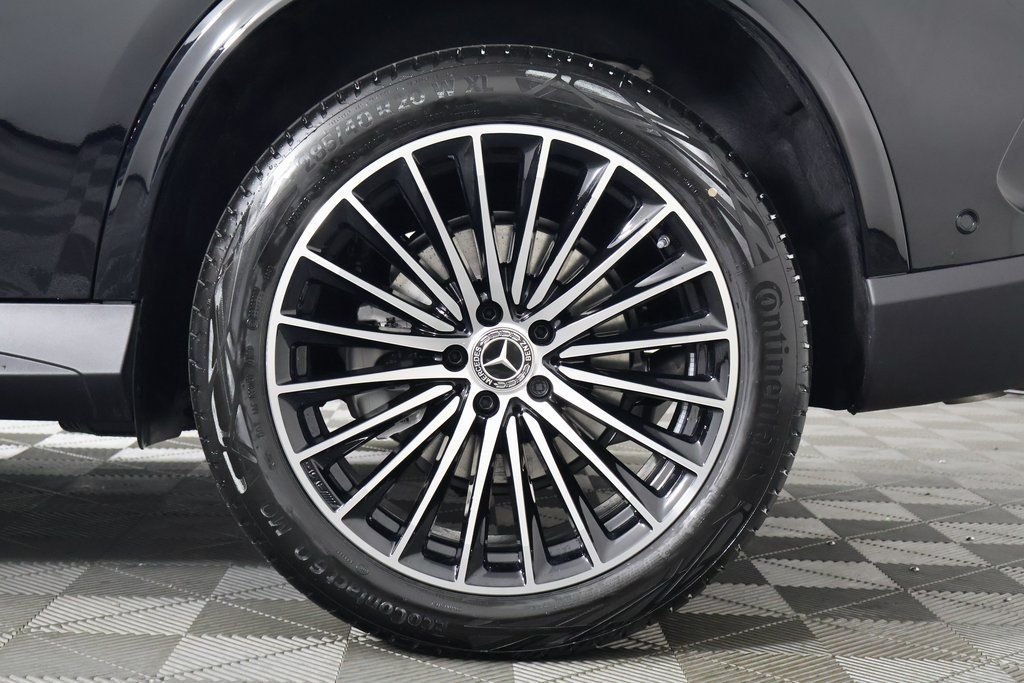 New 2026 Black Mercedes-Benz GLC 300 image 10