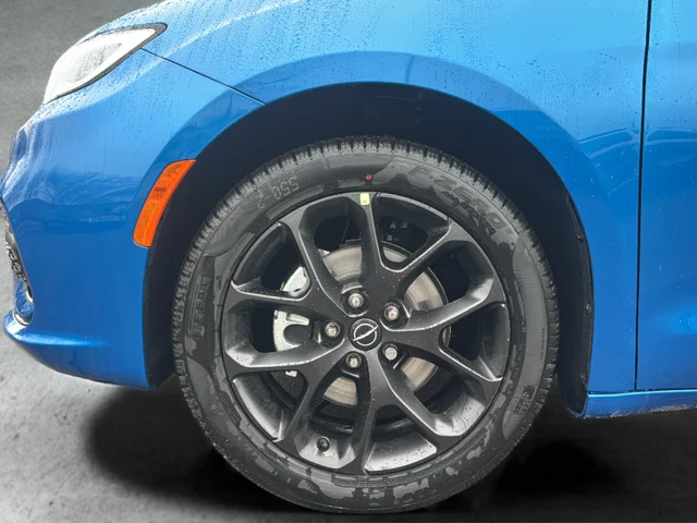 New 2026 Hydro Blue Pearl-Coat Exterior Paint Chrysler Select image 21