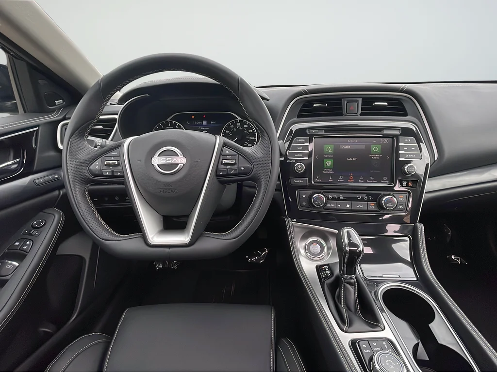 Used 2023 Black Nissan Platinum image 36