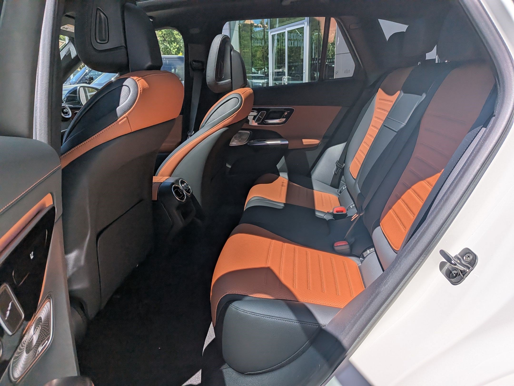 New 2026 Polar White Mercedes-Benz GLC 300 image 14