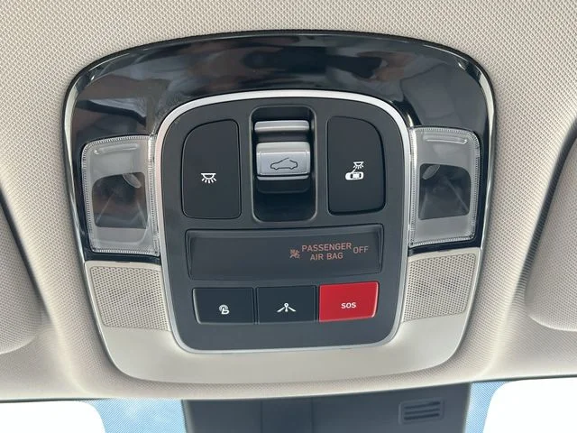 Used 2023 White Hyundai Limited image 33