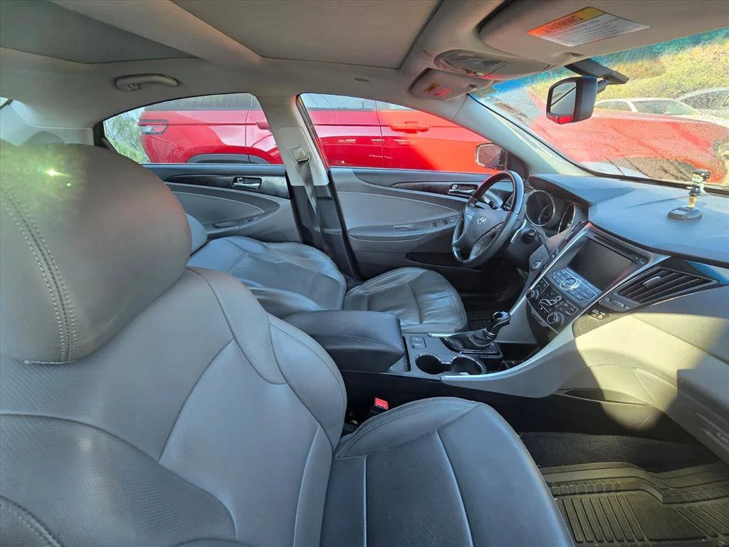 Used 2013 Black Hyundai Limited image 7