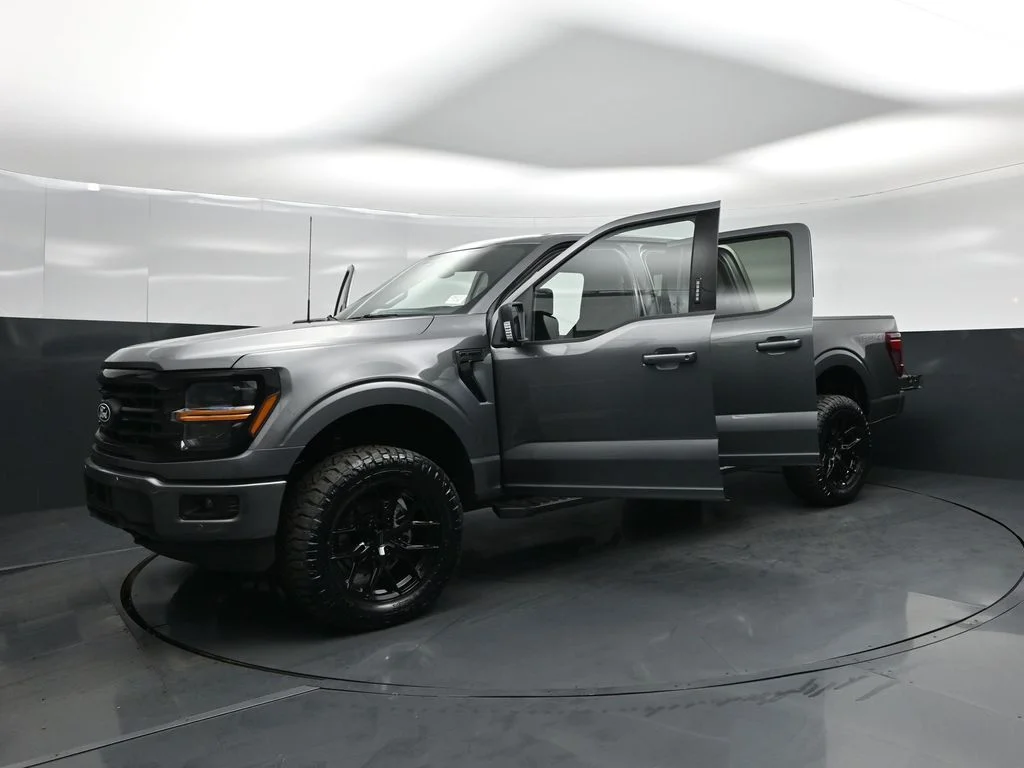 New 2026 Carbonized Gray Metallic Ford XLT image 24