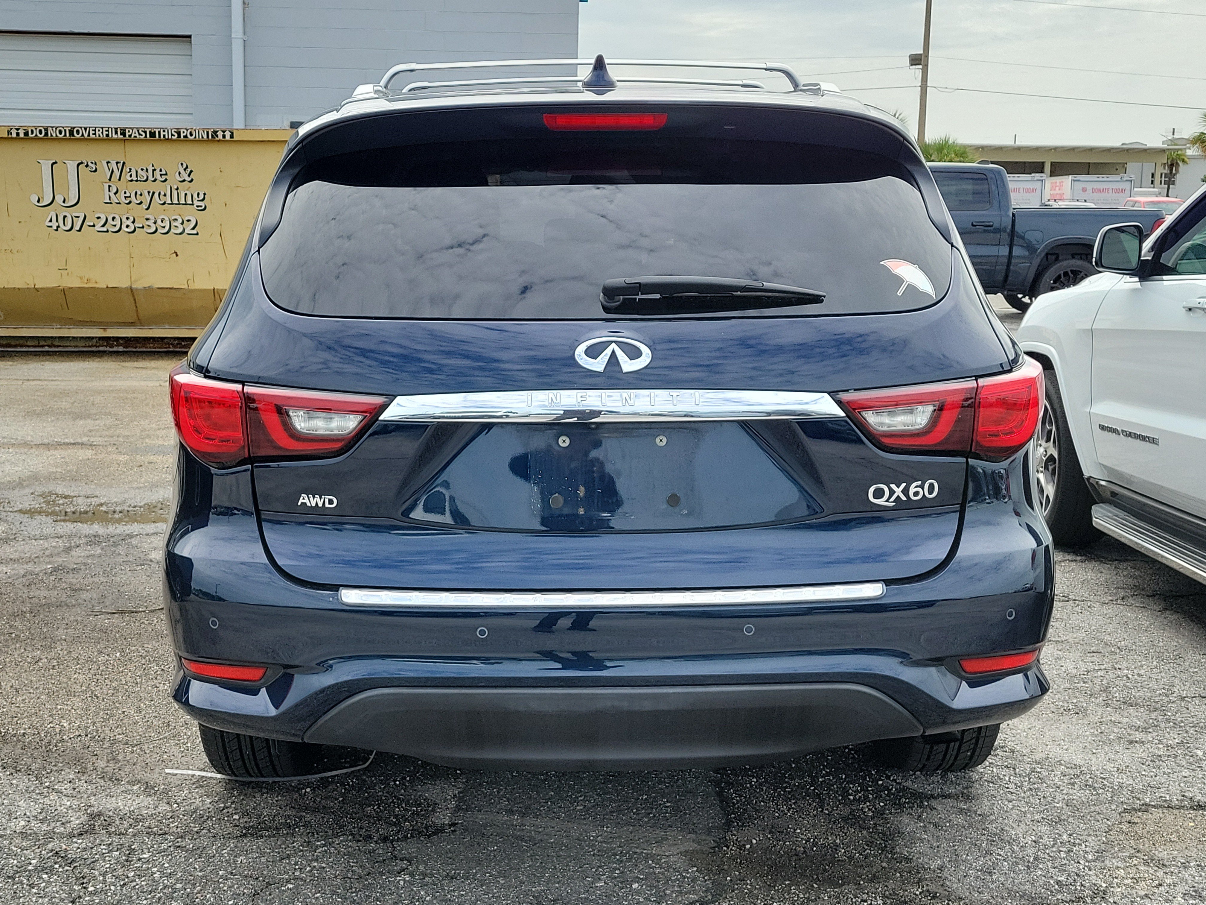 Used 2020 Hermosa Blue INFINITI LUXE image 5
