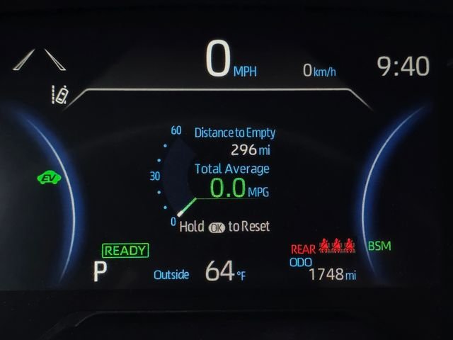 Used 2025 White Toyota XLE image 28