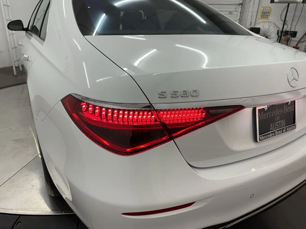 New 2026 White Mercedes-Benz S 580 image 25