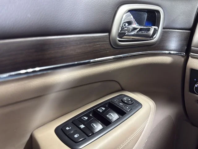 Used 2017 Black Jeep Overland image 25