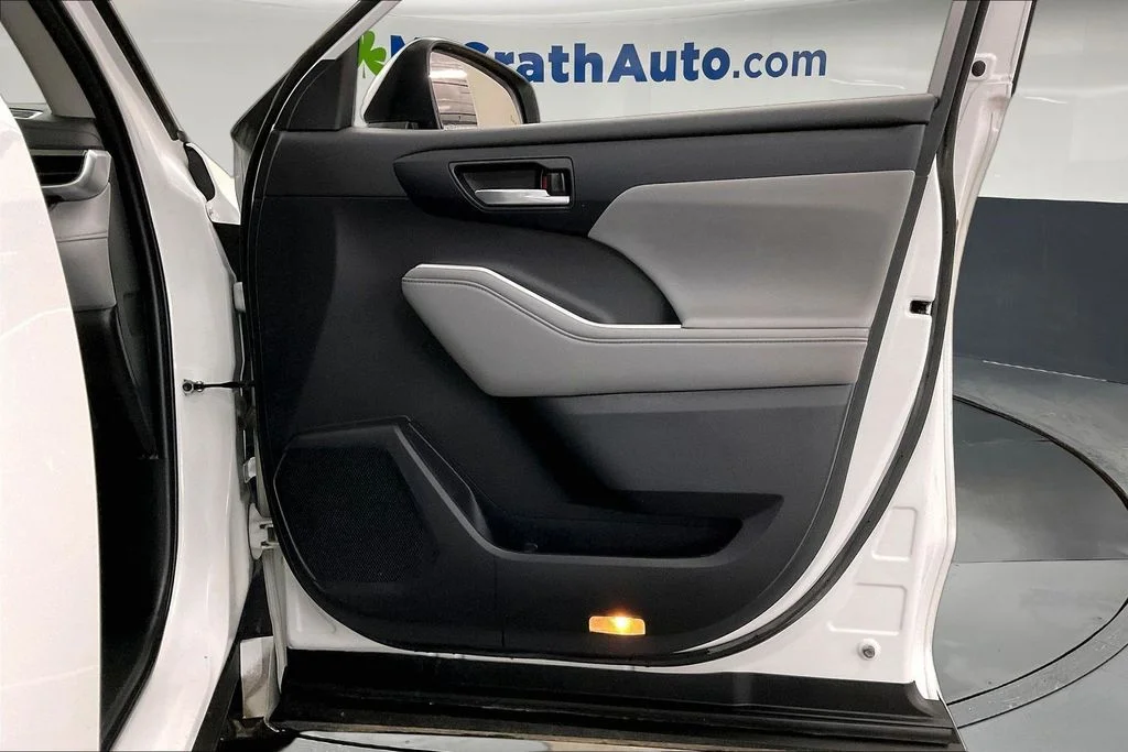 Used 2023 Beige Toyota XLE image 28