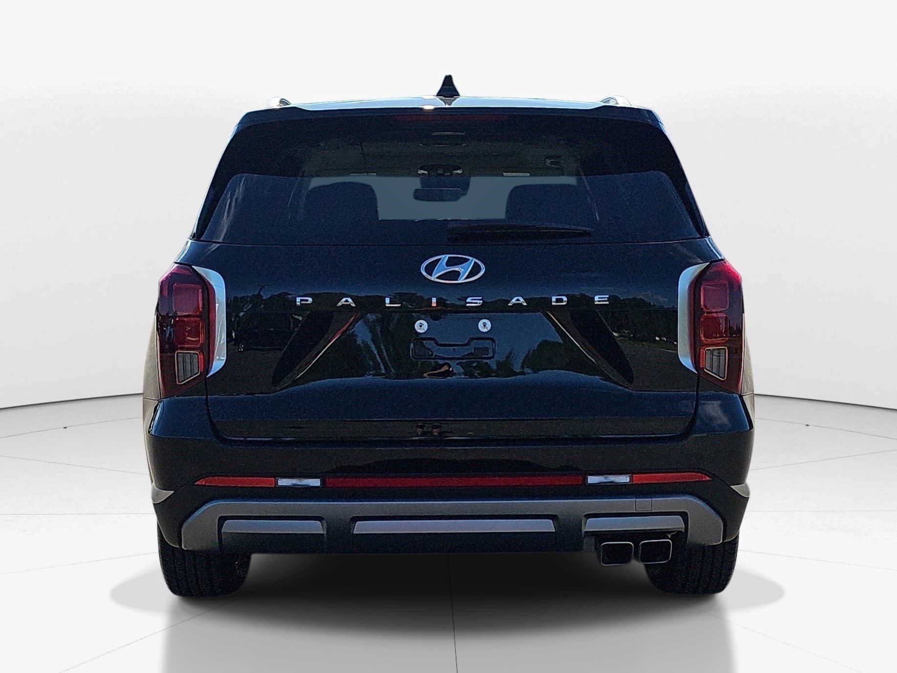 Used 2025 Abyss Black Pearl Hyundai Limited image 4