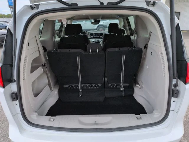Used 2024 White Chrysler LX image 22