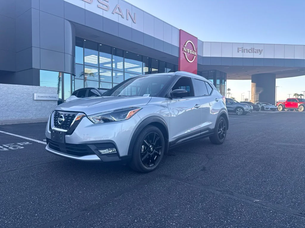 Used 2020 Silver Nissan SR image 1