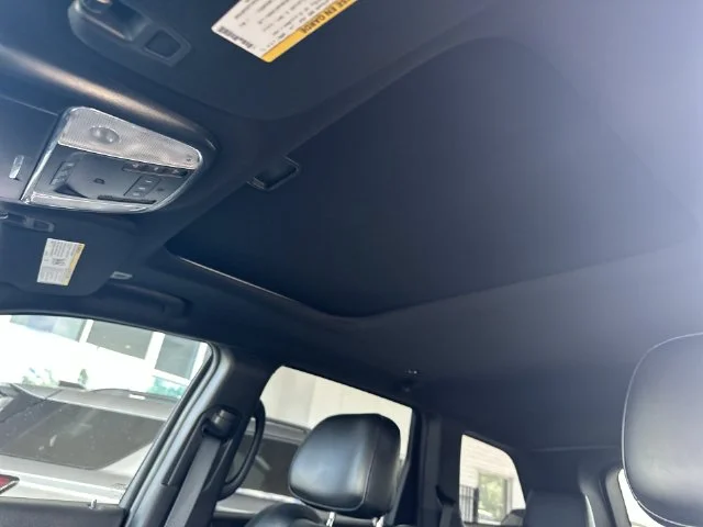 Used 2020 White Jeep Altitude image 23