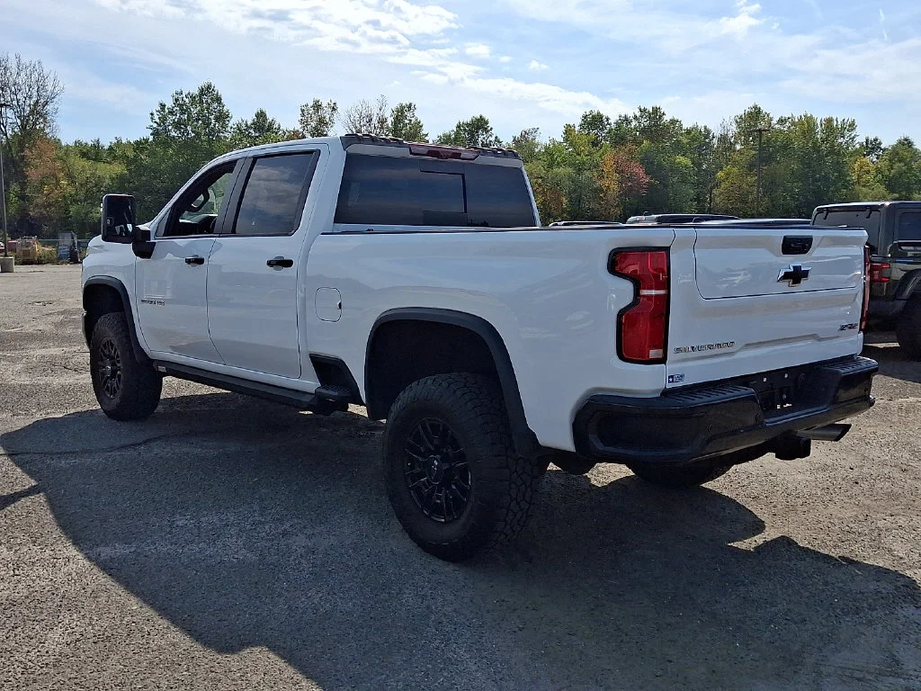 Used 2025 White Chevrolet ZR2 image 8