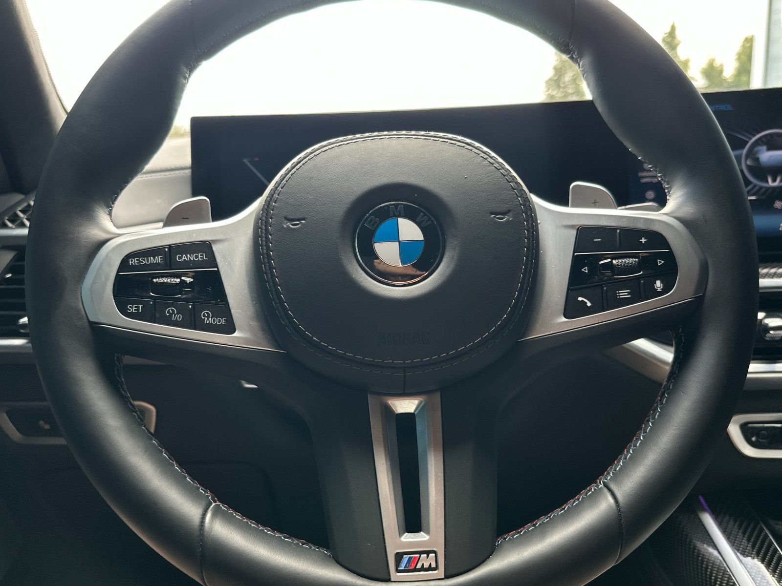 Used 2025 Marina Bay Blue Metallic BMW M60i image 21