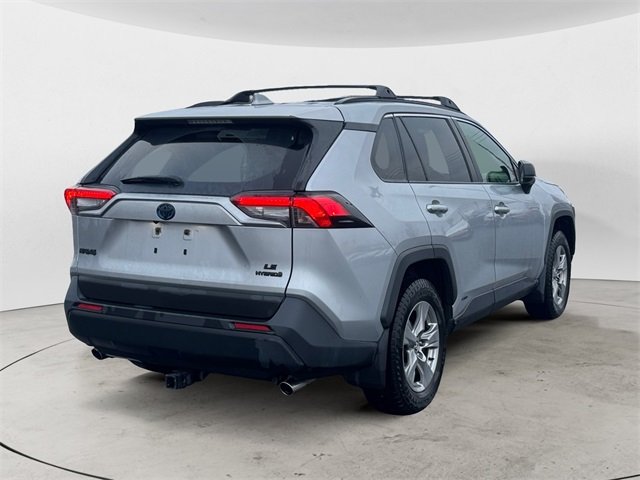 2022 Toyota RAV4 Hybrid LE photo 4