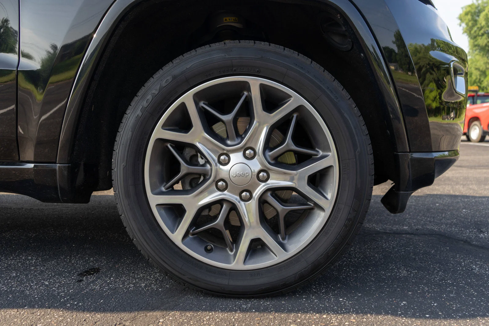 Used 2020 Diamond Black Crystal Pearlcoat Jeep Overland image 11