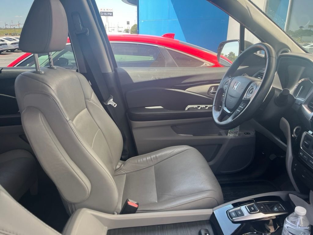 Used 2017 Modern Steel Metallic Honda Elite image 4
