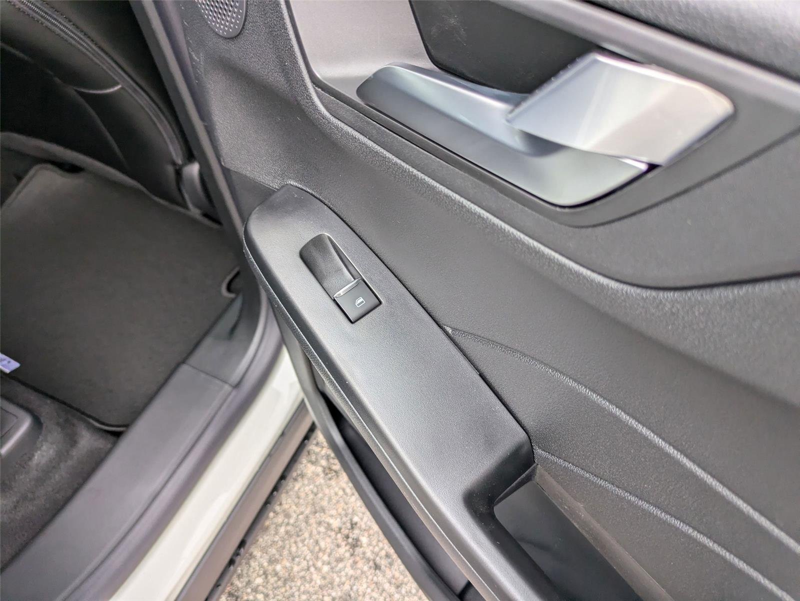 New 2025 Star White Metallic Tri-Coat Ford PHEV image 38