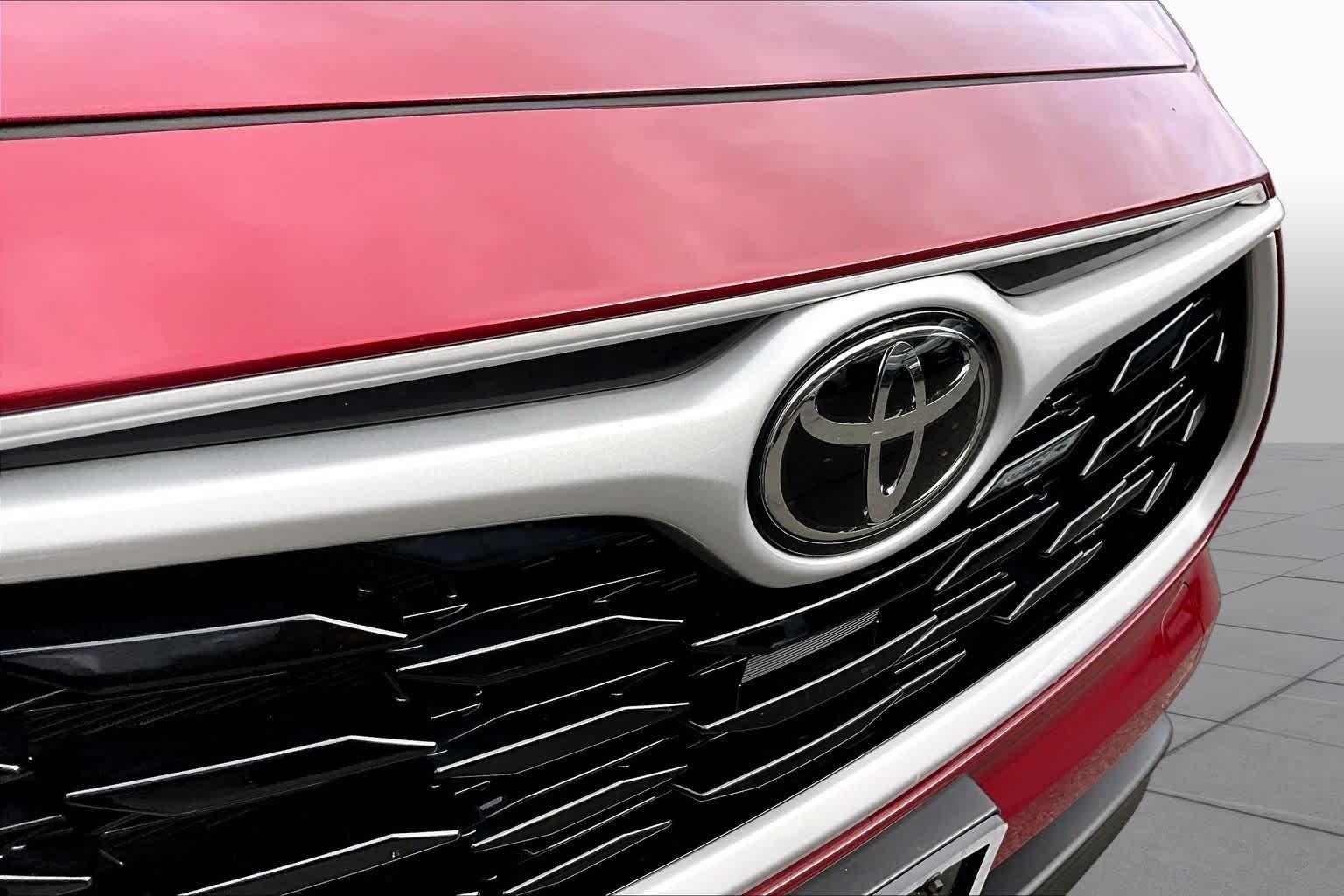 Used 2024 Ruby Flare Pearl Toyota XLE image 29