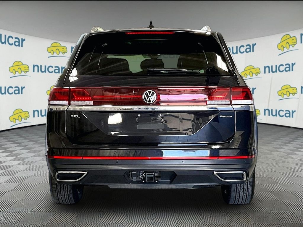 Certified Used 2025 Black Volkswagen 2.0T SEL image 5
