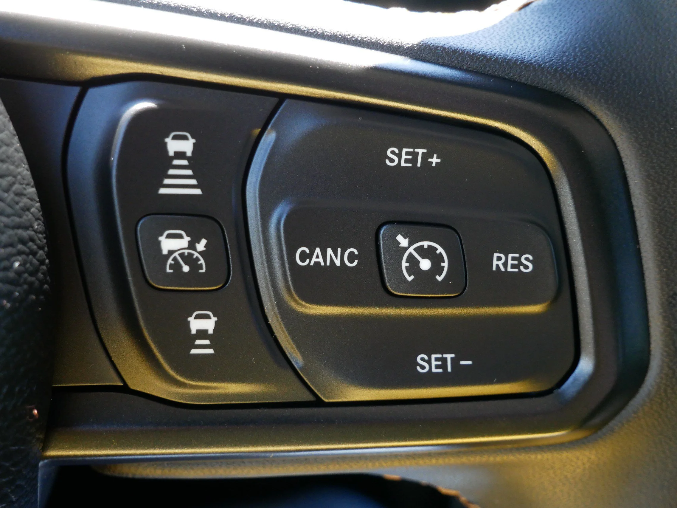 Used 2024 Anvil Clear Coat Jeep Sport S image 27