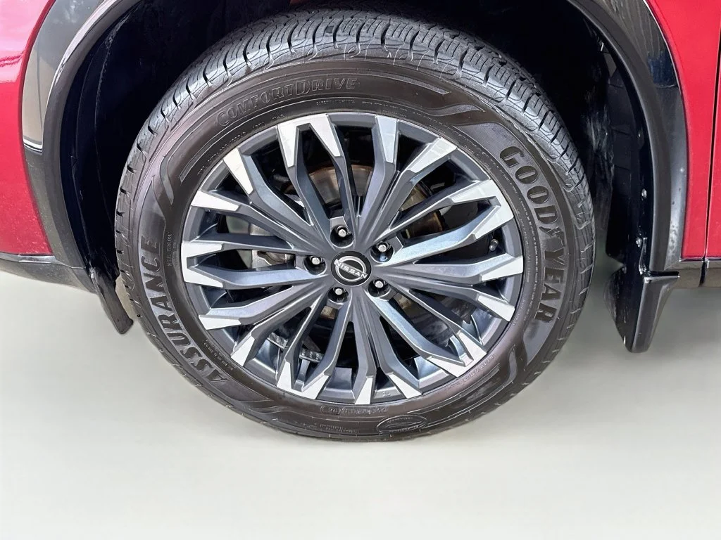 Used 2024 Red Nissan Platinum image 43