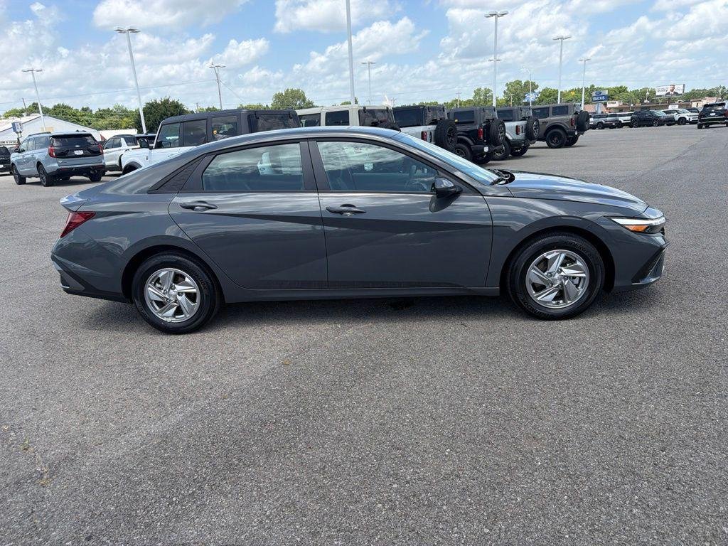 New 2026 Gray Hyundai SE image 2