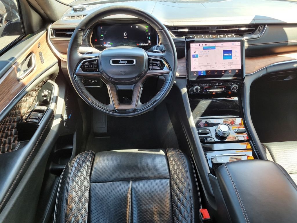 Used 2022 Gray Jeep Summit 4xe image 13