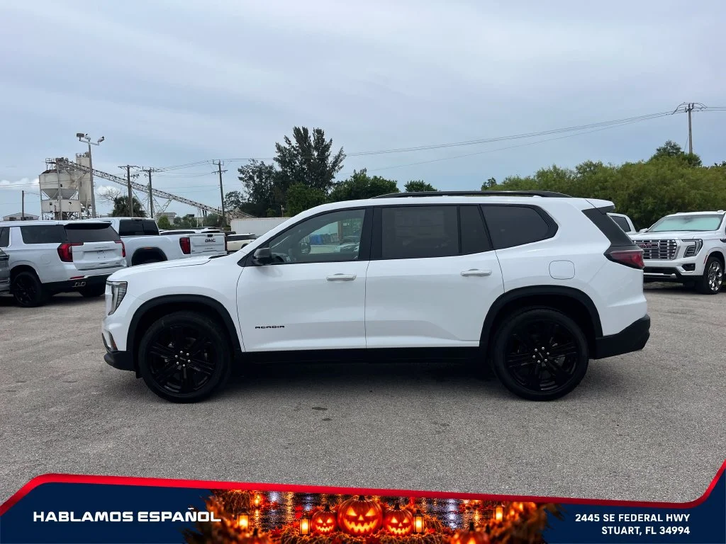 New 2026 Summit White GMC Elevation image 4