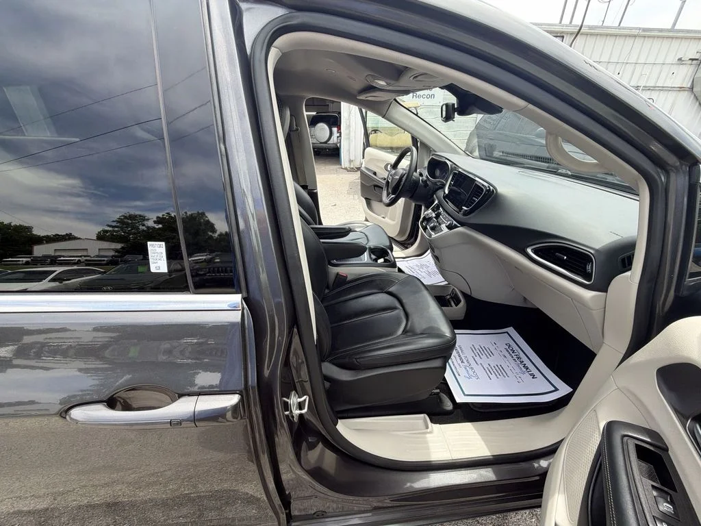Used 2023 Gray Chrysler Touring L image 24