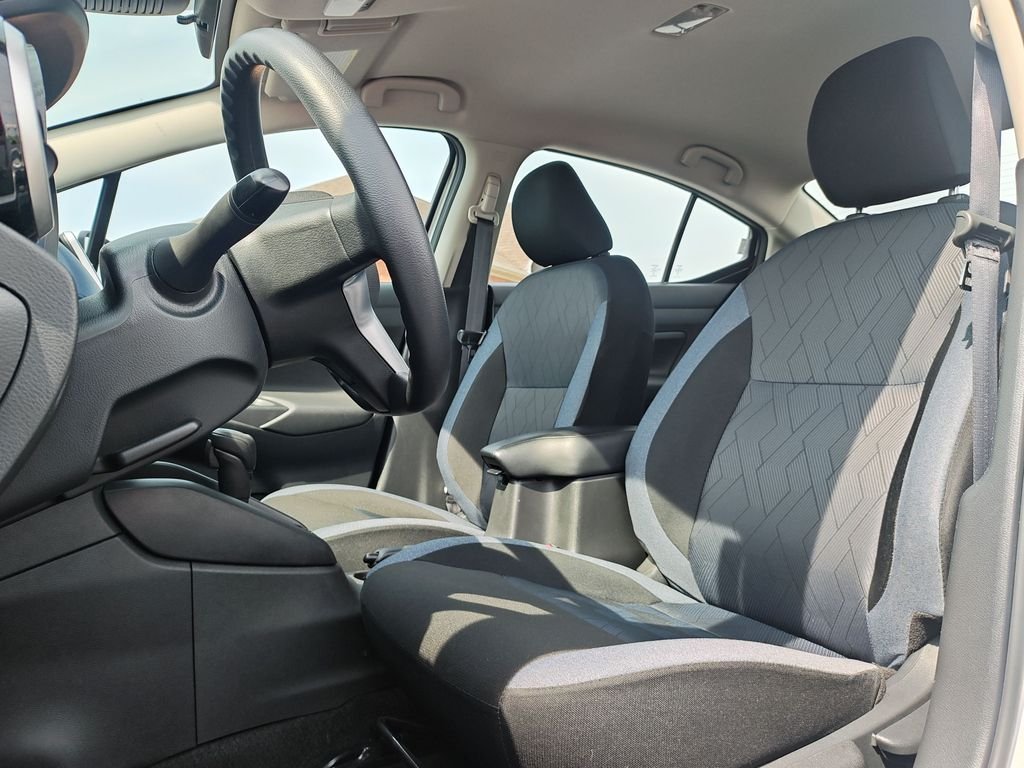 Used 2025 Silver Nissan 1.6 SV image 13