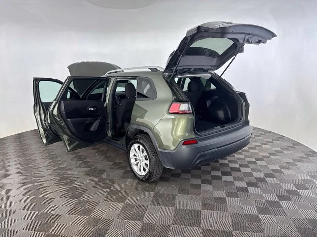Used 2020 Green Jeep Latitude image 18