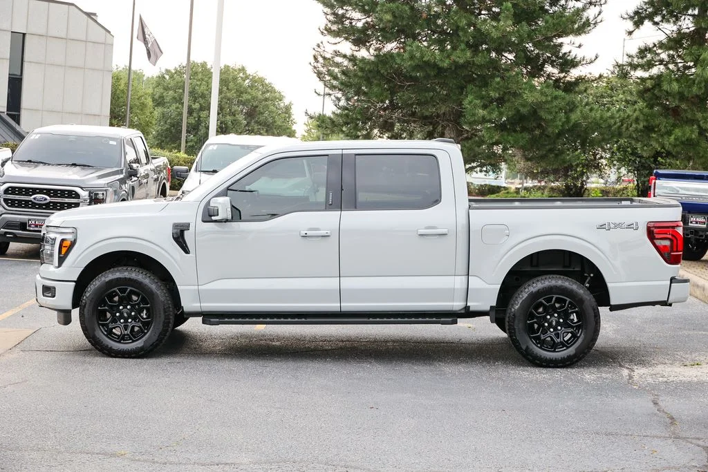 Used 2026 White Ford Lariat image 18