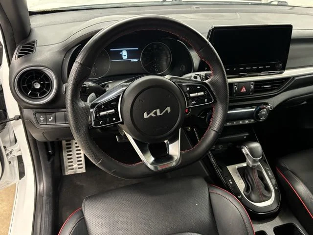 Used 2023 White Kia GT image 11