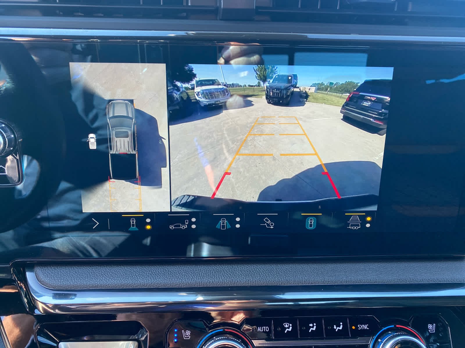 Used 2023 SUMMIT WHITE GMC AT4 image 16