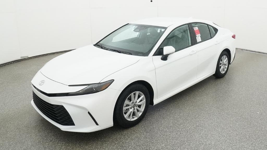 2026 Toyota Camry LE Hybrid's photo