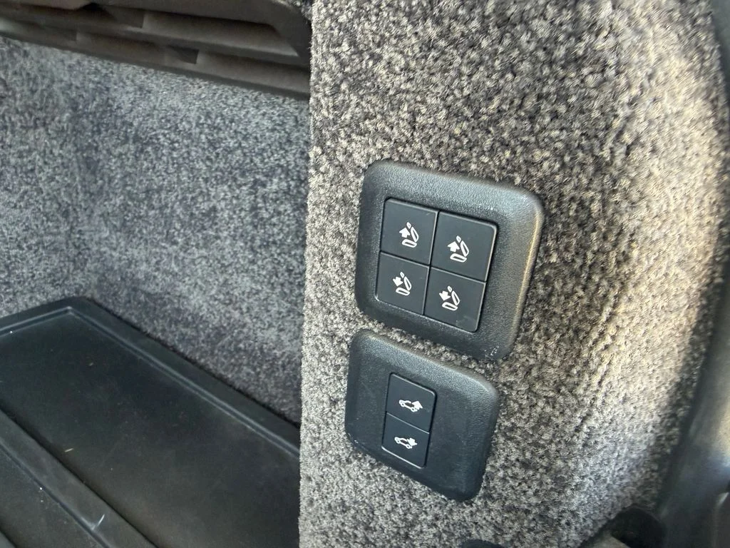 Used 2019 Blue Land Rover 3.0L V6 Supercharged HSE image 14