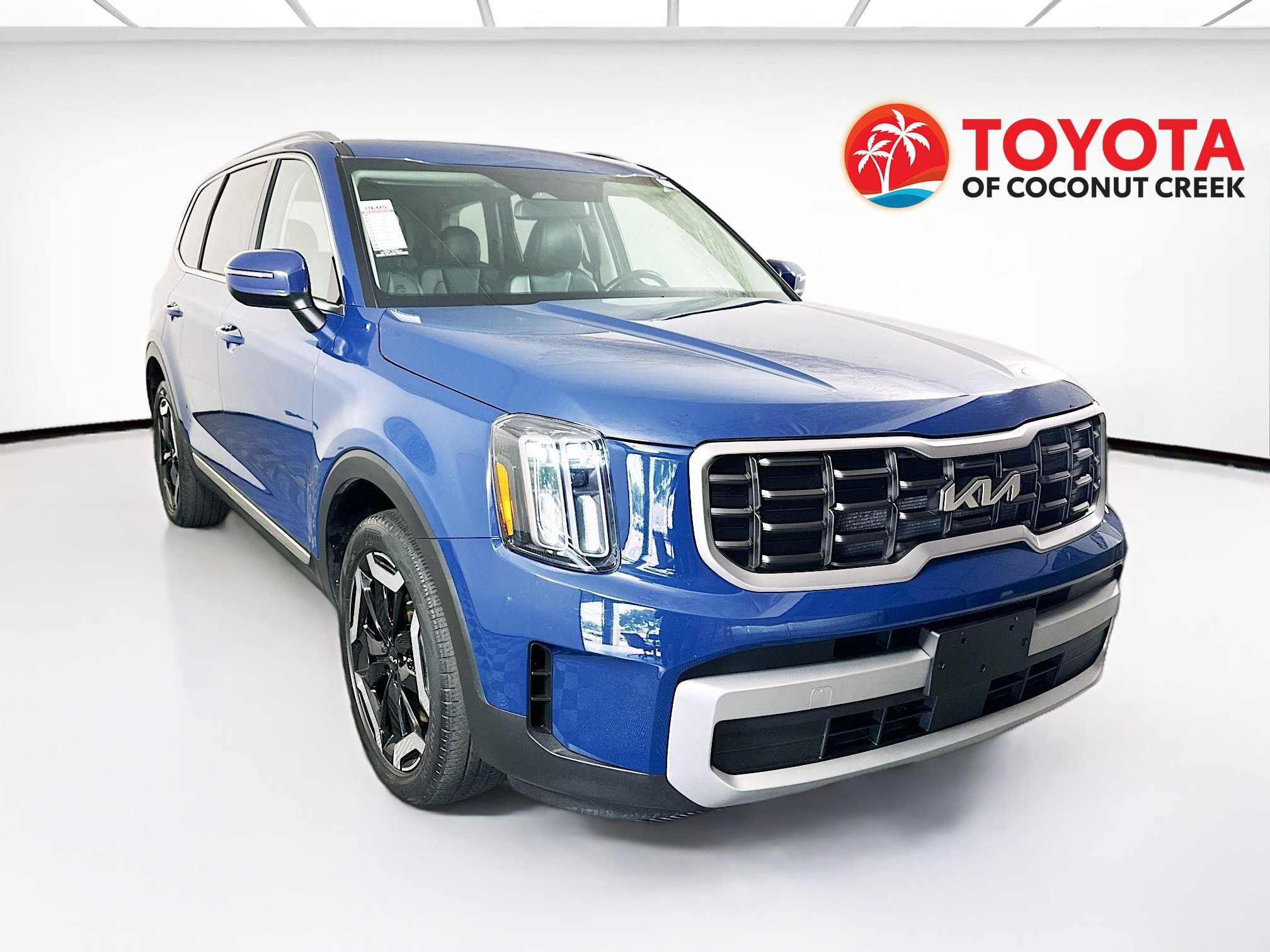 Used 2023 Midnight Lake Blue Kia S image 1