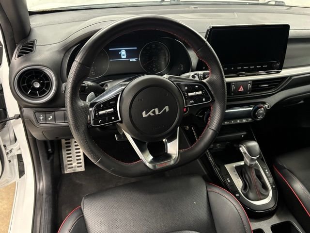 Used 2023 White Kia GT image 11